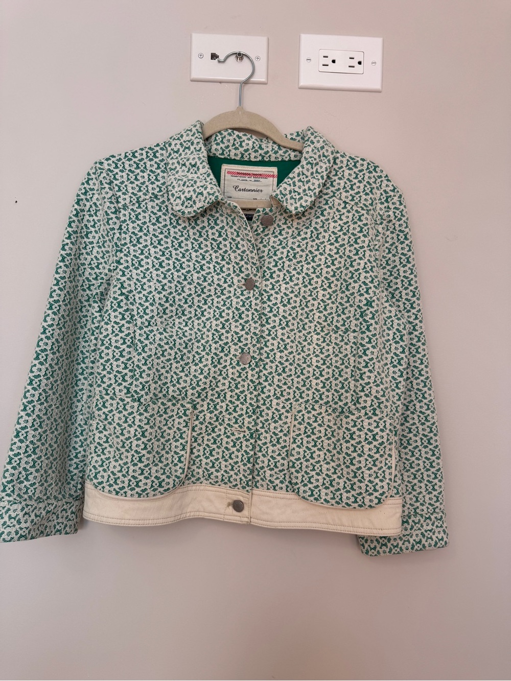 Cartonnier green and Cream Lace-Trim Top